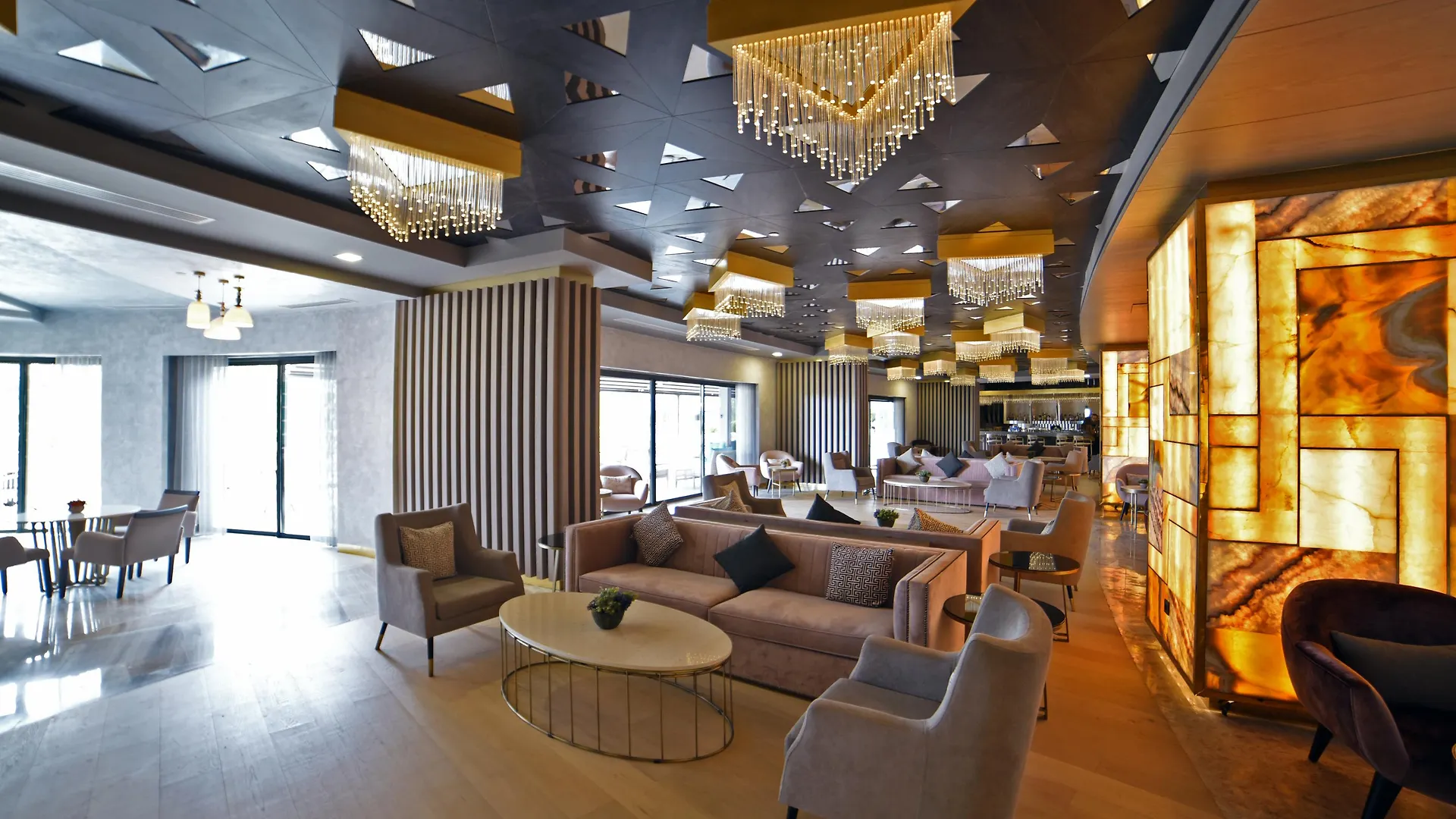 Royal Wings Hotel Antalya 5*,